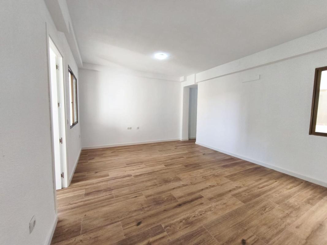 Продажа квартиры на Piso en Avenida Ancha de Castelar, Centro, San Vicente del Raspeig, Сан-Висенте-дель-Распейг
photo 2
