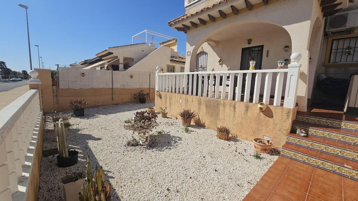 Sprzedaż duplexu w Dúplex en Lomas de Cabo Roig, Orihuela, Orihuela photo 1