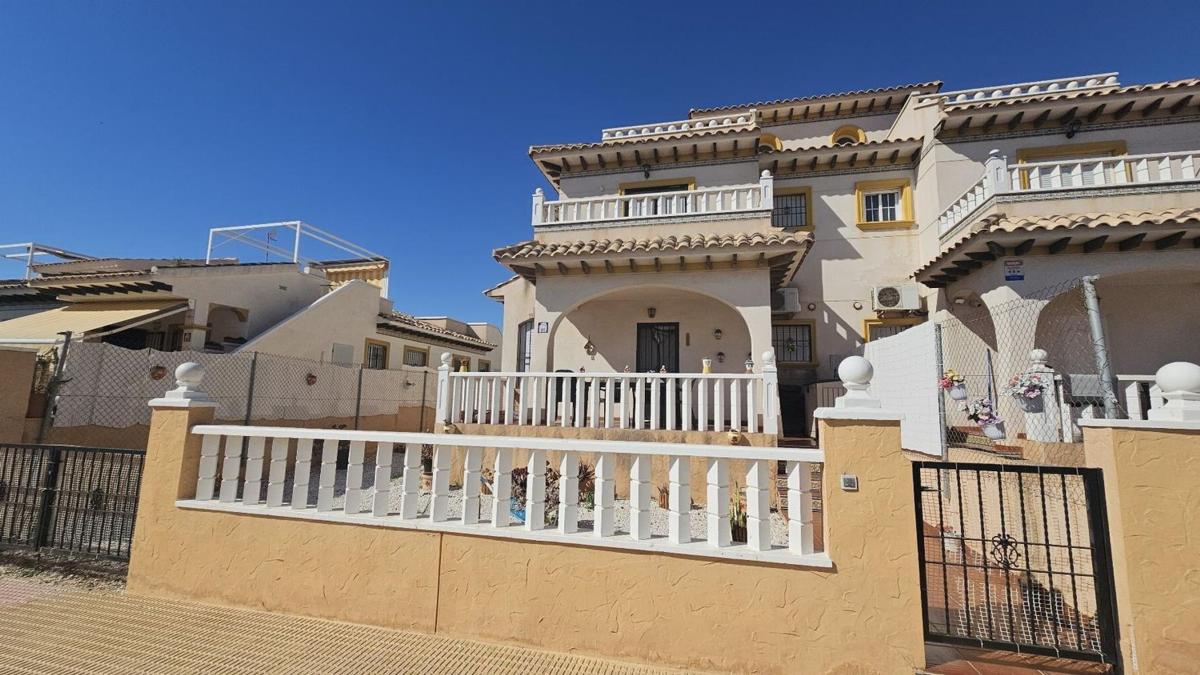 Sprzedaż duplexu w Dúplex en Lomas de Cabo Roig, Orihuela, Orihuela photo 3
