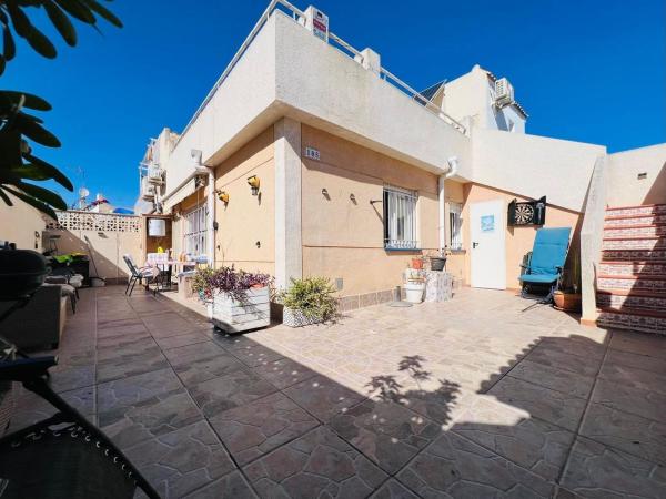 Chalet adosado en Calle Francisco Diez Martinez, La Siesta - El Salado - Torreta, Torrevieja photo 1