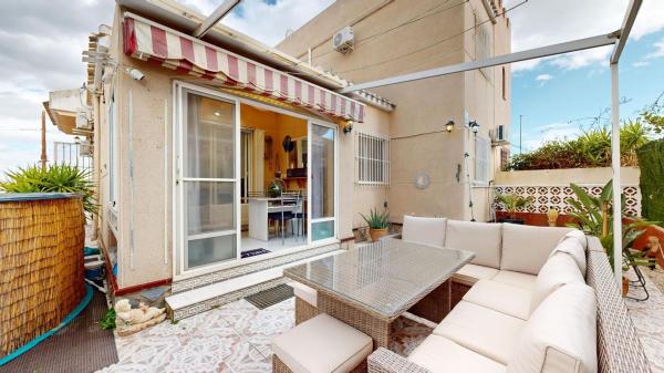 Chalet pareado en Calle Luisa Fernanda Balcón, Centro, San Miguel de Salinas thumbnail 2