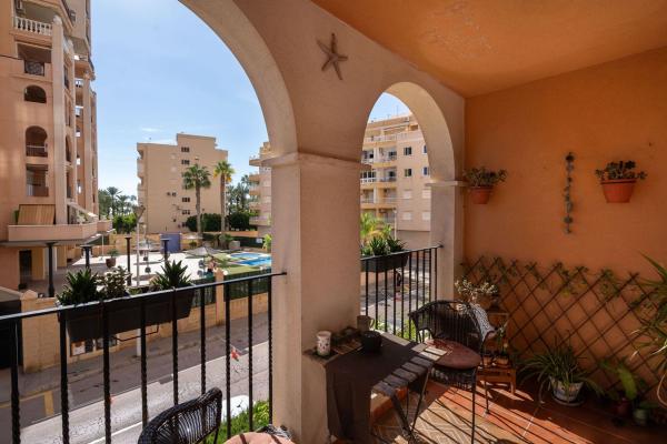 Venta de piso en Piso en Avenida Roentgen, Playa de los Locos, Torrevieja, Torrevieja
thumbnail 2