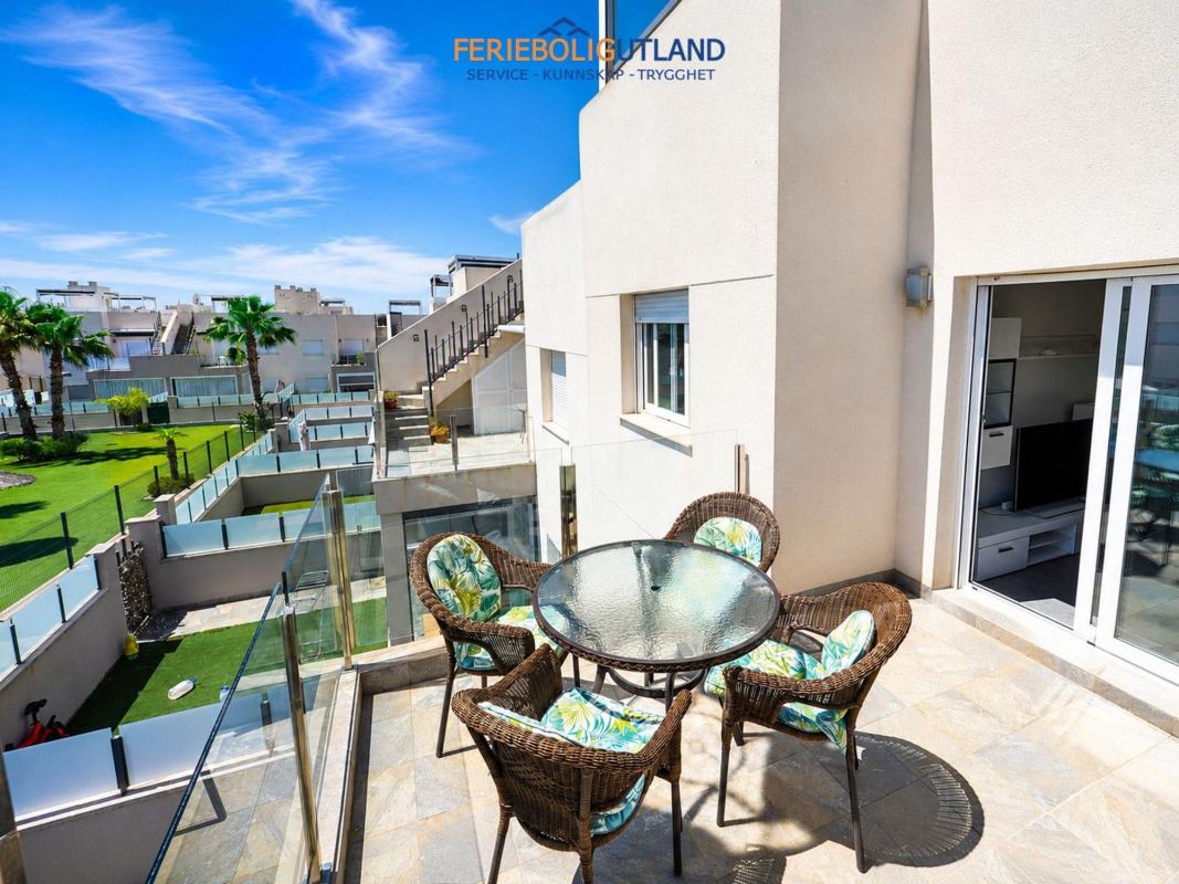 Penthouse sale in  Ático en Calle Gines Saura Sanchez s/n, Parque Acuático - Sector 25, Torrevieja, Torrevieja photo 2