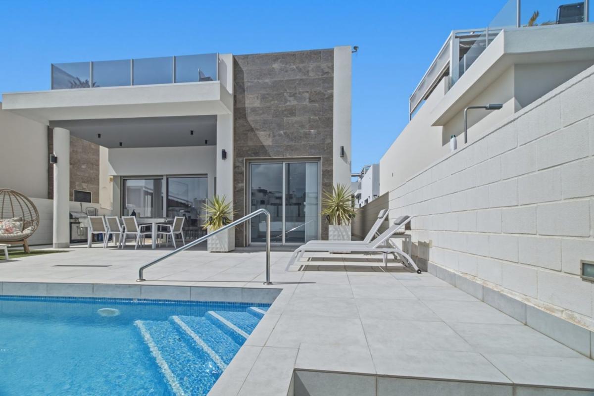 Properties for sale and rent in Spain photo 2