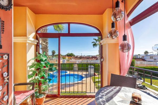 Sale of flat in Piso en Calle Pino, La Siesta - El Salado - Torreta, Torrevieja, Torrevieja
photo 1