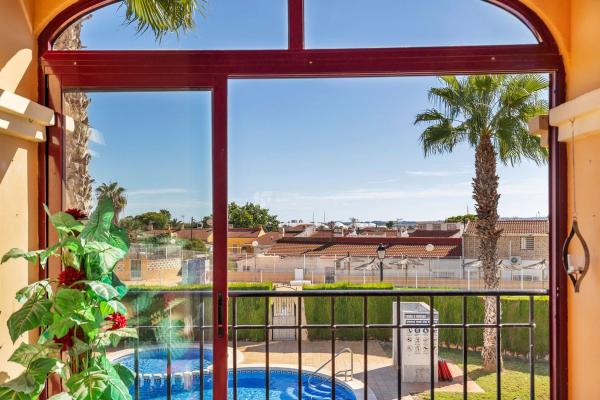 Sale of flat in Piso en Calle Pino, La Siesta - El Salado - Torreta, Torrevieja, Torrevieja
 photo 4