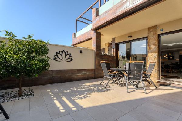 Chalet adosado en Avenida de Colón, Torre de la Horadada, Pilar de la Horadada photo 1