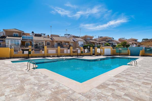 Chalet adosado en Los Altos-5, Los Balcones - Los Altos del Edén, Torrevieja photo 2