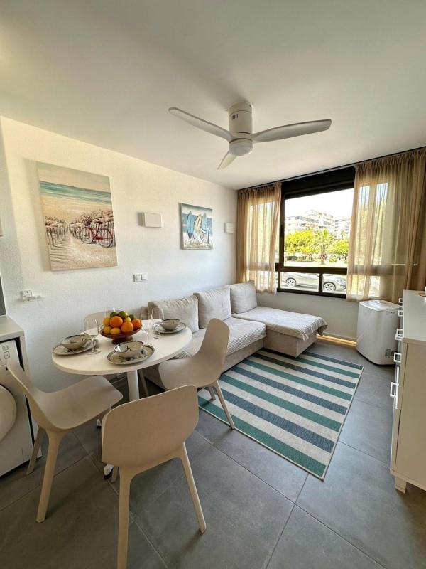 Venta de piso en Piso en Paseo Navarra, Miramar - Torre del Moro, Torrevieja, Torrevieja
photo 2