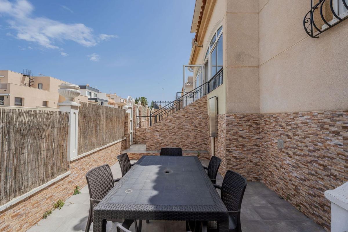Продажа квартиры на Piso en Urb Aguas Nuevas, Aguas Nuevas, Torrevieja, Торревьеха
photo 2