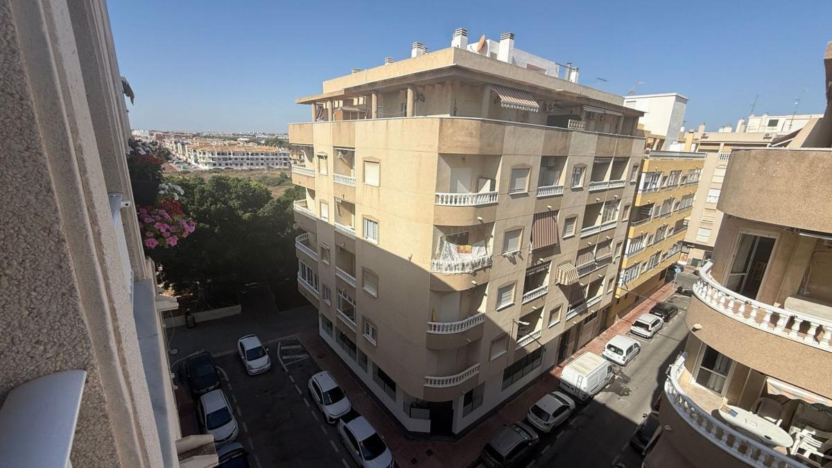 Sale of apartment in Piso en Calle San Miguel de Salinas, El Acequión, Torrevieja, Torrevieja
photo 4