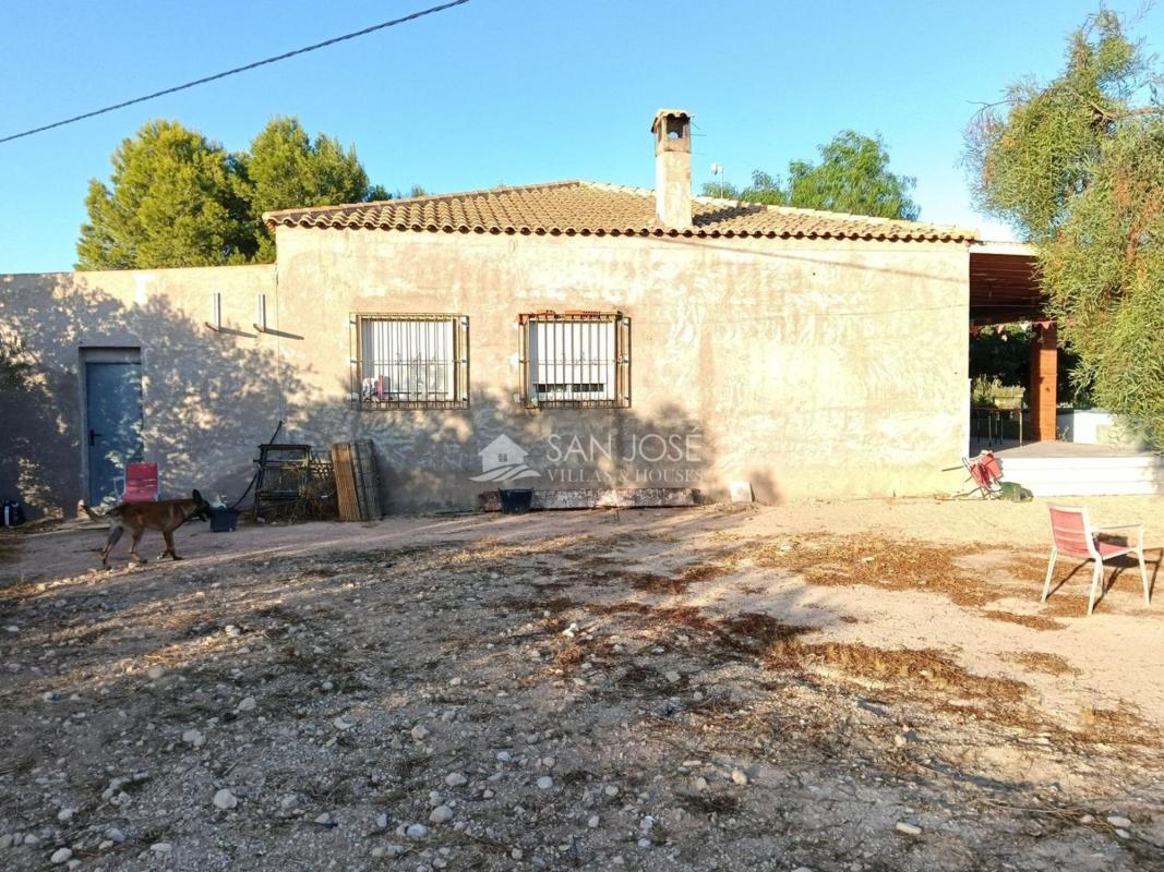 Propiedades en venta y alquiler en España photo 1