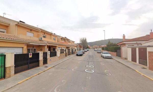 Chalet adosado en Calle Benito Pérez Galdós, Pinoso photo 2