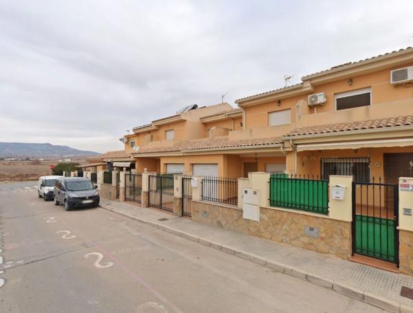 Chalet adosado en Calle Benito Pérez Galdós, Pinoso photo 3