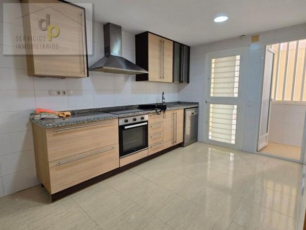 Продажа квартиры на Piso en Avenida D'Escandinàvia s/n, Monte Faro-Altomar, Gran Alacant, Гран-Алакант
thumbnail 3