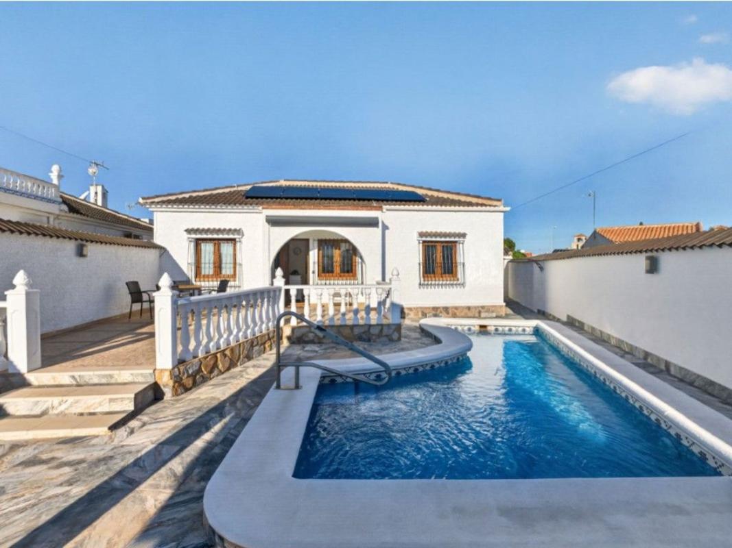 Properties for sale and rent in Spain photo 3