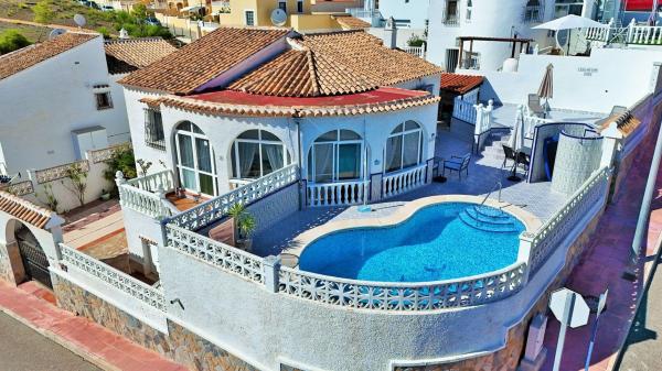 Casa o chalet independiente en Calle Venezuela, Las Filipinas, Orihuela thumbnail 2