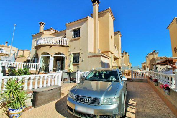 Chalet adosado en Urbanización Ampliación Filipinas, Villamartín, Orihuela thumbnail 3