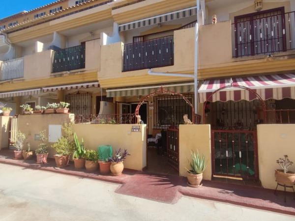 Частный шале на продаже в Casa o chalet en Calle Nicolás de Bussi, Playa Flamenca, Orihuela, Ориуэла thumbnail 2