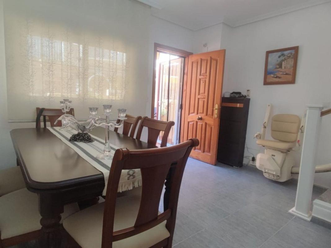 Продажа отдельного шале в Casa o chalet en Calle Nicolás de Bussi, Playa Flamenca, Orihuela, Ориуэла photo 4
