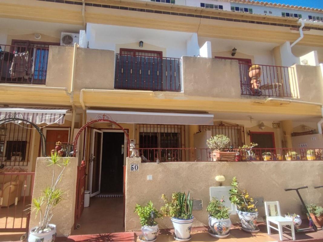 Продажа отдельного шале в Casa o chalet en Calle Nicolás de Bussi, Playa Flamenca, Orihuela, Ориуэла photo 2