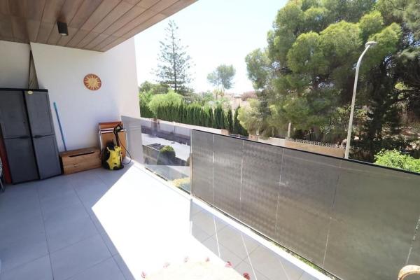Продажа квартиры на Piso en Dehesa de Campoamor, Orihuela, Ориуэла
thumbnail 3