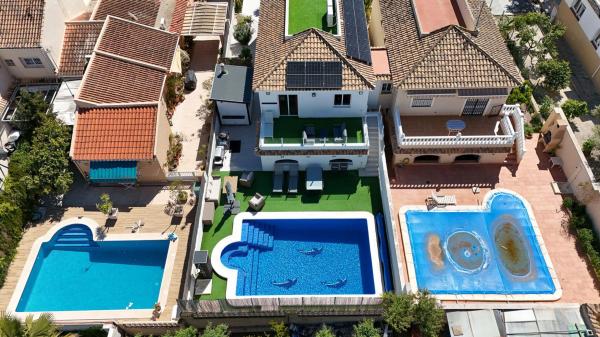 Independent chalet for sale in Casa o chalet en Los Balcones - Los Altos del Edén, Torrevieja, Torrevieja
thumbnail 3