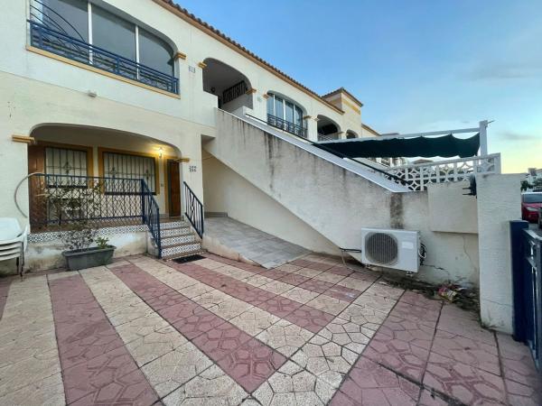 Chalet pareado en Avenida D'Escandinàvia, Gran Vista-Olivo de Oro, Gran Alacant thumbnail 2