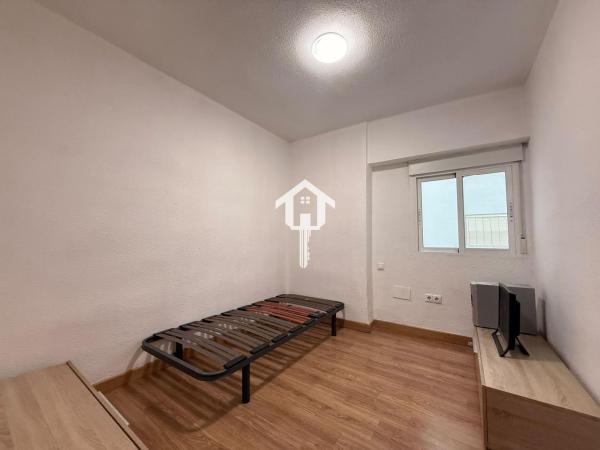 Продажа квартиры на Piso en Calle Gasset y Artime, Carolinas Altas, Alicante / Alacant, Аликанте / Алакант
 photo 4