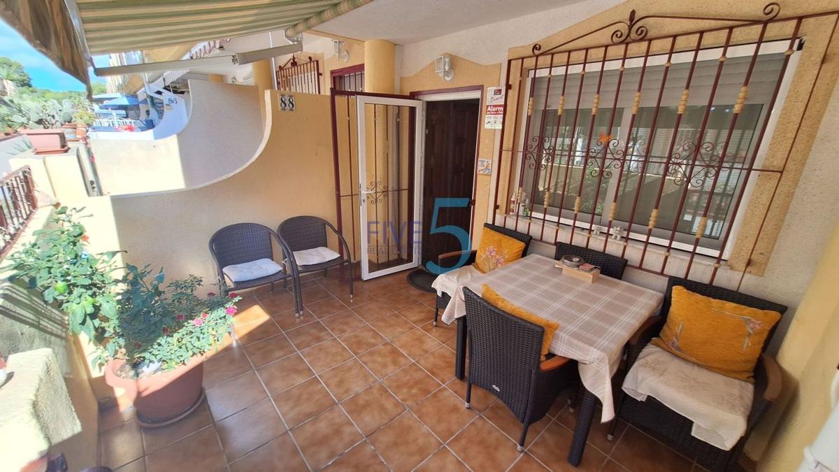 Продажа отдельного шале в Casa o chalet en Playa Flamenca, Orihuela, Ориуэла photo 2