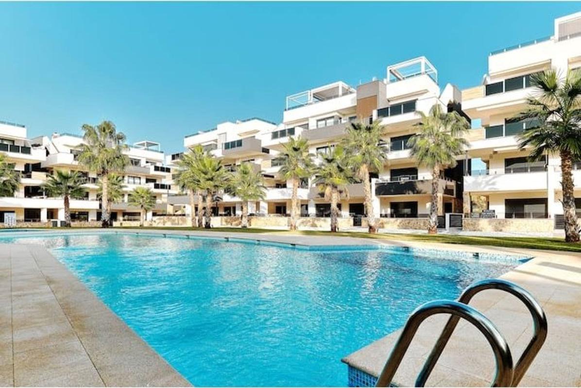 Продажа квартиры на Piso en Calle Lagos de Covadonga, 6, Zona Lago - Los Almendros, Orihuela, Ориуэла
photo 2
