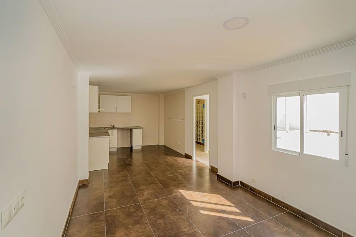 Venta de piso en Piso en Calle Arturo Salvetti Pardo, Carrús Este, Elche / Elx, Elche / Elx
photo 2