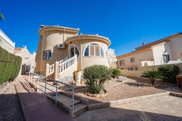 Частный шале на продаже в Casa o chalet en Centro de la Ciudad Quesada, Rojales, Рохалес photo 1