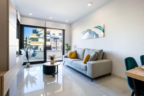 Sale of flat in Piso en Zona Lago - Los Almendros, Orihuela, Orihuela
 photo 4