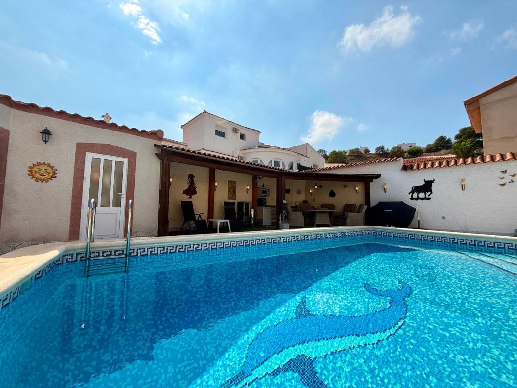 Properties for sale and rent in Spain photo 2