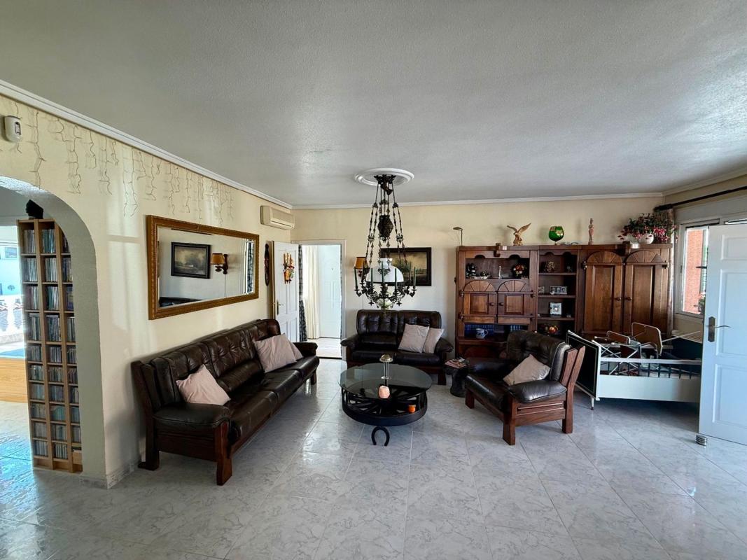 Properties for sale and rent in Spain photo 5