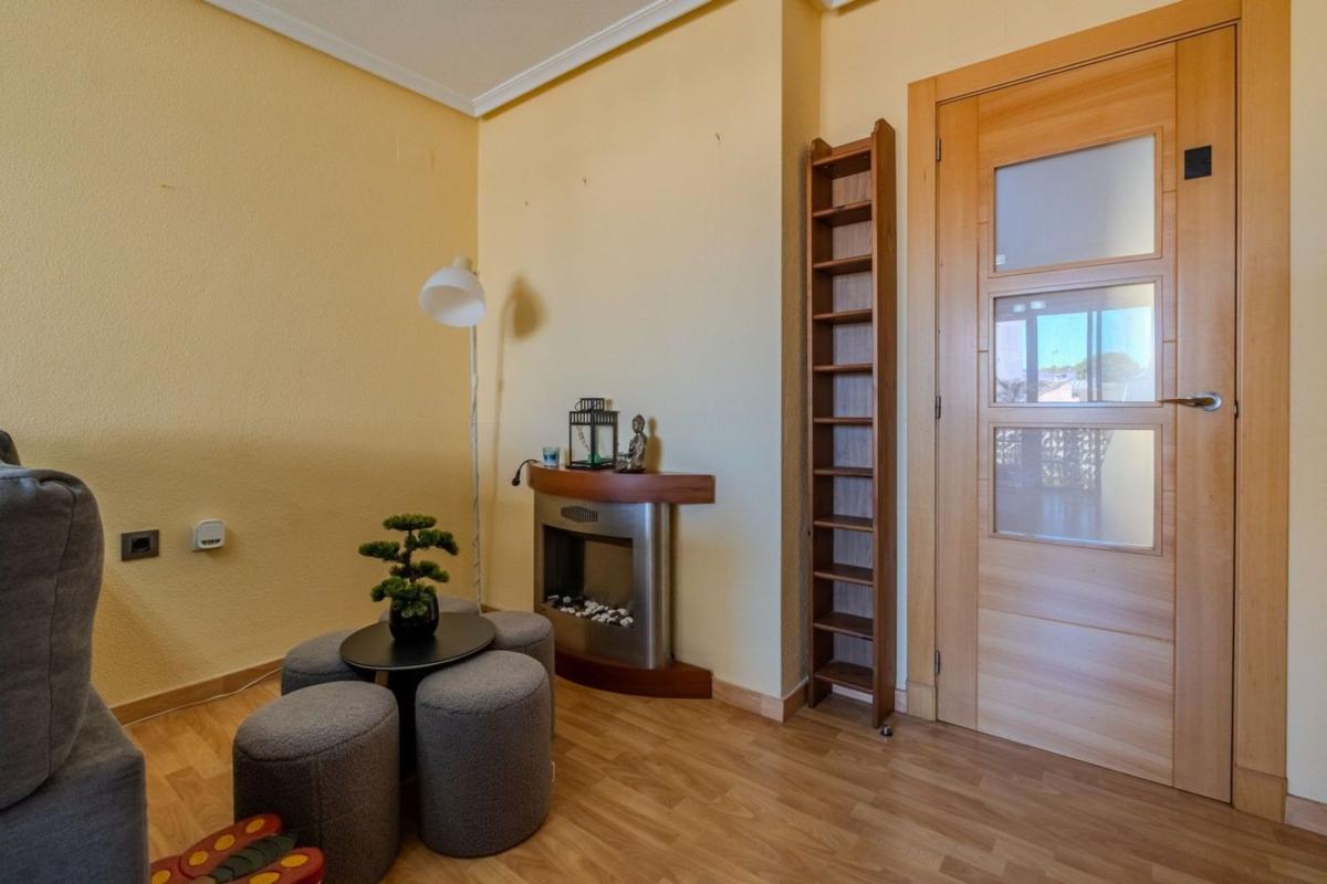 Venta de piso en Piso en Calle Larramendi, 71, Zona Pueblo, Guardamar del Segura, Guardamar del Segura
photo 5