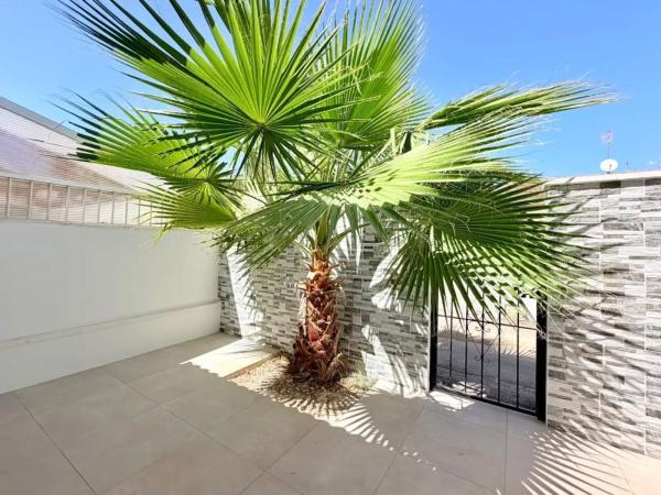 Частный шале на продаже в  Casa o chalet en Avenida de las Grullas, 81, La Siesta - El Salado - Torreta, Torrevieja, Торревьеха photo 4