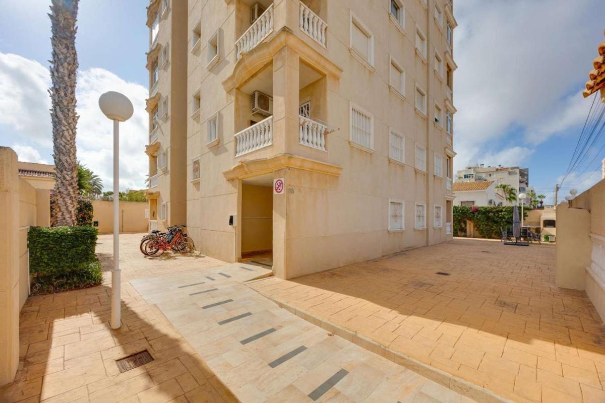 Venta de piso en Piso en Calle Marcelina, Nueva Torrevieja, Torrevieja, Torrevieja
photo 5