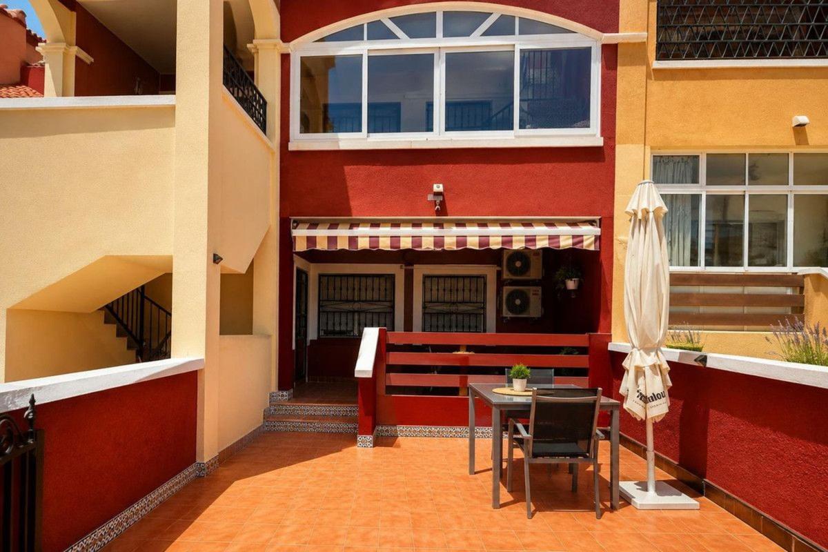 Venta de chalet independiente en Casa o chalet en Zona Lago - Los Almendros, Orihuela, Orihuela
 photo 2