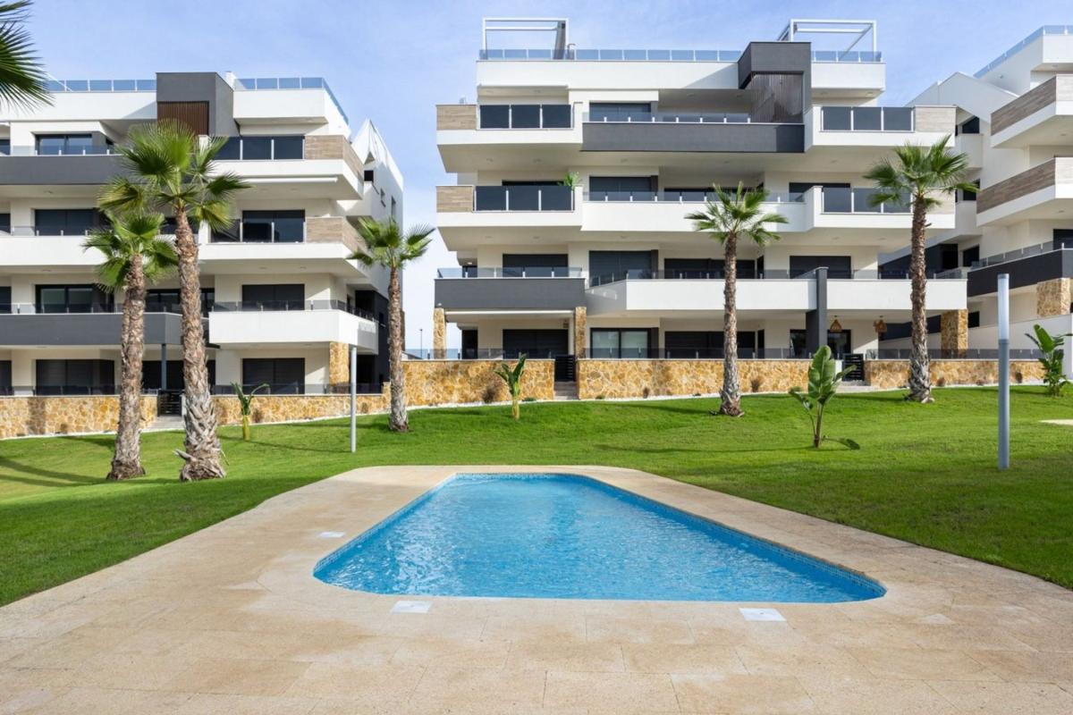 Sprzedaż mieszkania w Piso en Calle Lagos de Covadonga s/n, Zona Lago - Los Almendros, Orihuela, Orihuela
photo 4
