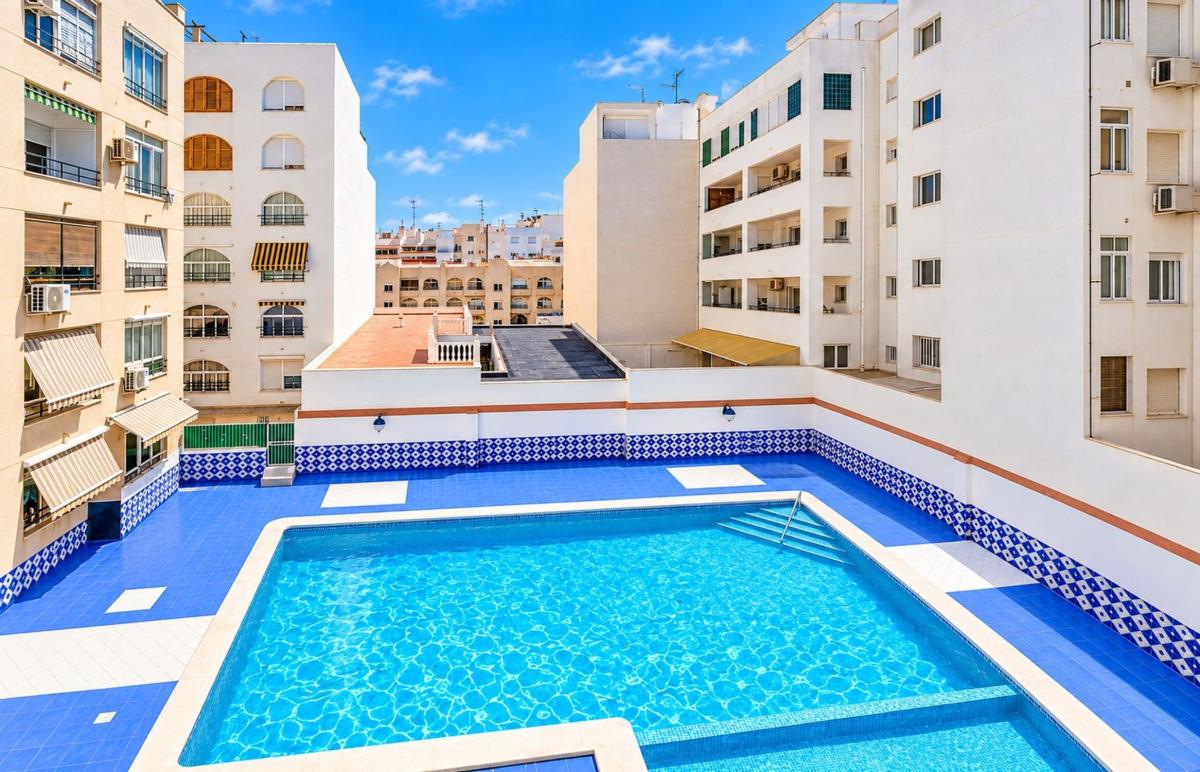 Продажа квартиры на Piso en Gases Los, 24, Avenida Habaneras - Curva de Palangre, Torrevieja, Торревьеха
photo 1