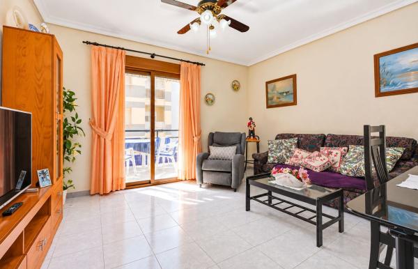 Продажа квартиры на Piso en Gases Los, 24, Avenida Habaneras - Curva de Palangre, Torrevieja, Торревьеха
thumbnail 2