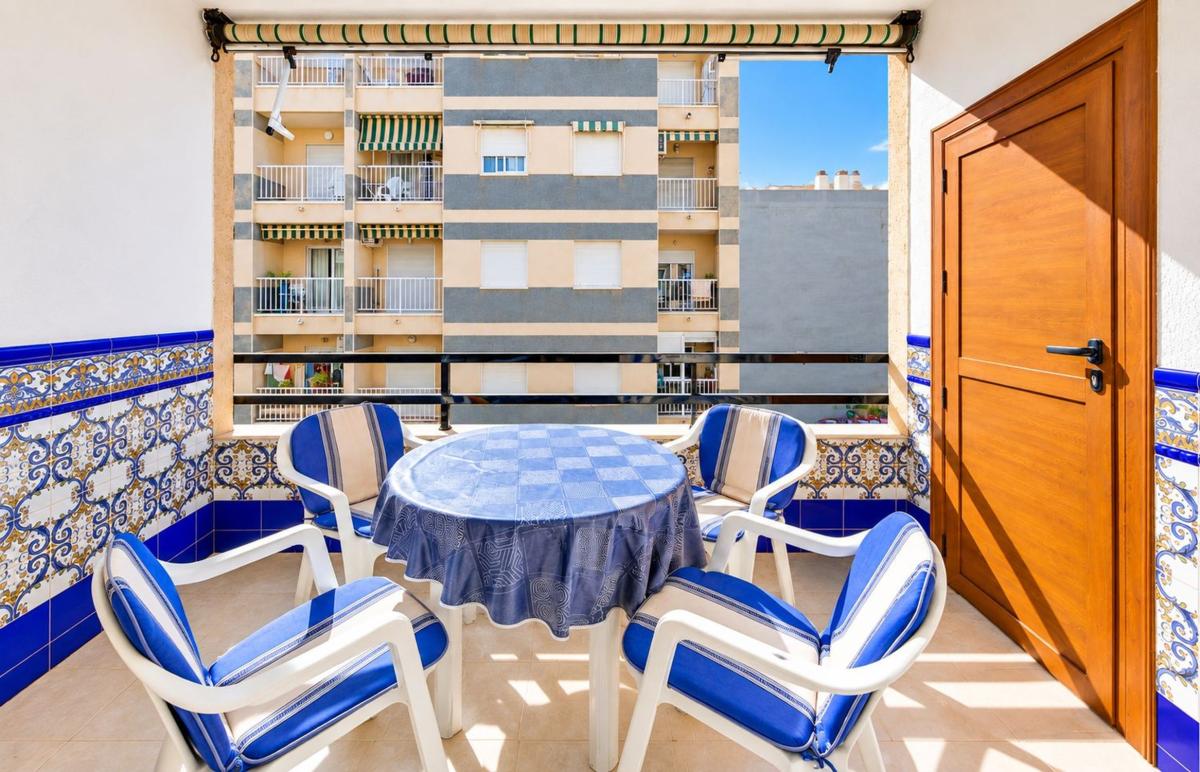 Продажа квартиры на Piso en Gases Los, 24, Avenida Habaneras - Curva de Palangre, Torrevieja, Торревьеха
photo 3