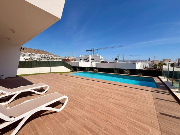 Casa o chalet independiente en Calle de Brasil, Balcón de Finestrat-Terra Marina, Finestrat thumbnail 2