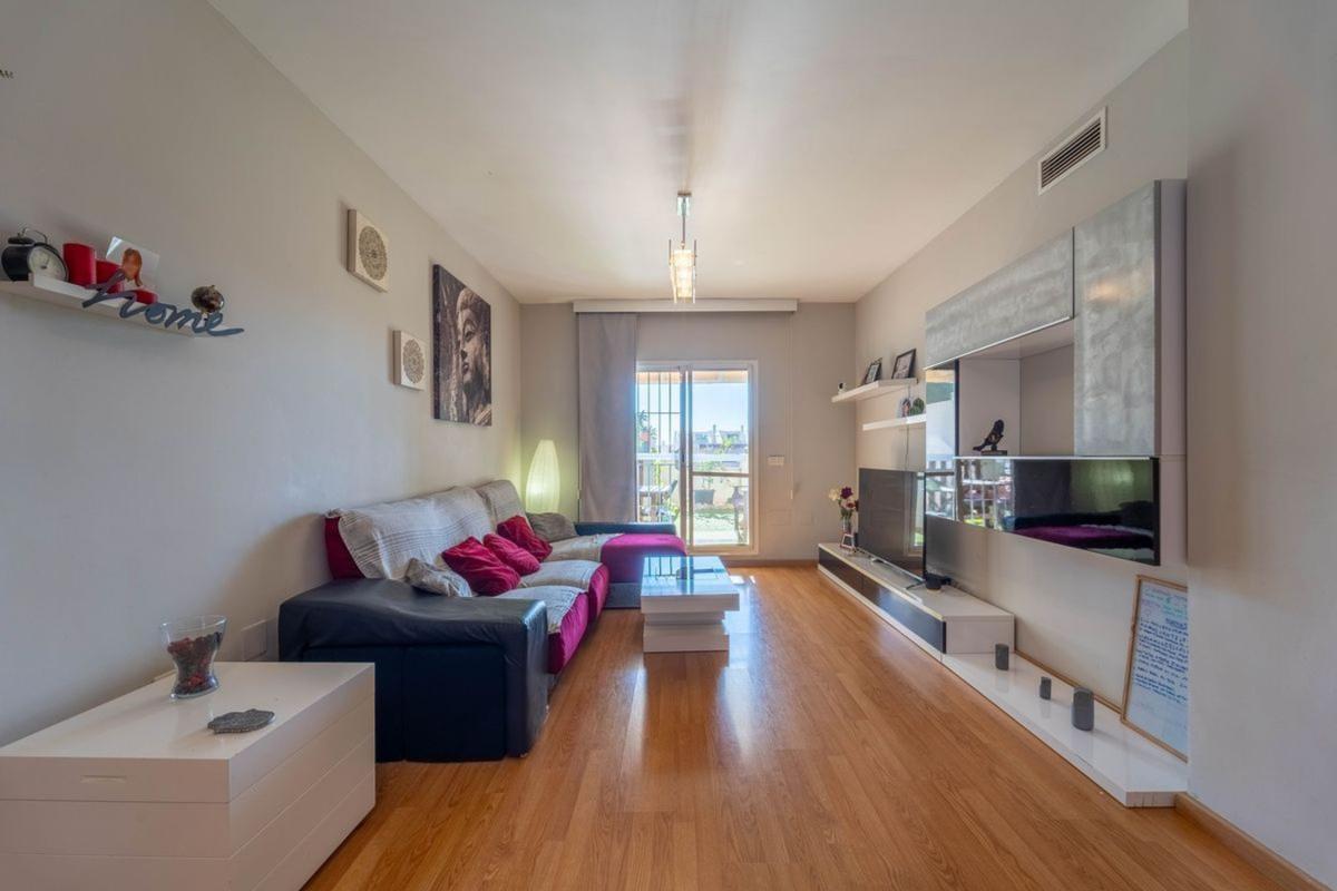 Продажа квартиры на Piso en Avenida Retamar, Los Nadales - Tio Charles, Benalmádena, Бенальмадена
photo 2