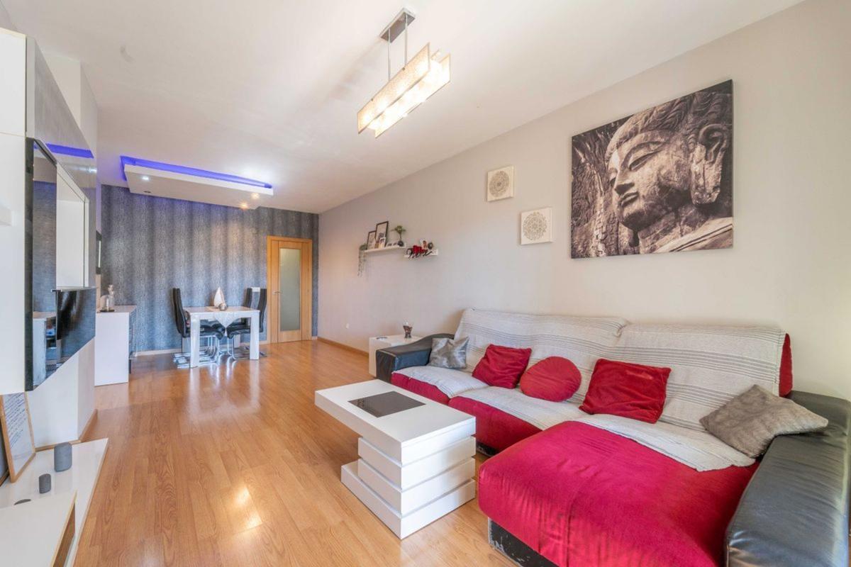 Продажа квартиры на Piso en Avenida Retamar, Los Nadales - Tio Charles, Benalmádena, Бенальмадена
photo 3