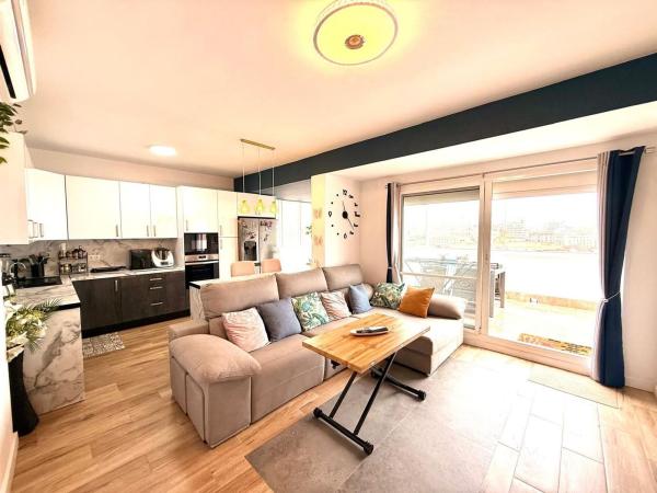 Продажа квартиры на Piso en Calle Armengual de la Mota, 17, Perchel norte, Málaga, Малага
thumbnail 3