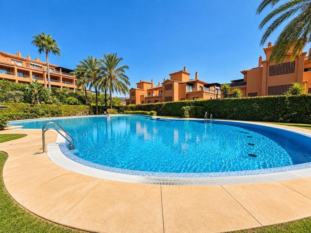 Venta de piso en Piso en Calle Pico Alcazaba, La Alquería, Benahavís, Benahavís
photo 2