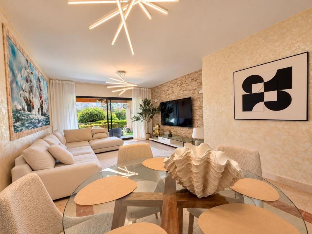 Venta de piso en Piso en Calle Pico Alcazaba, La Alquería, Benahavís, Benahavís
photo 5